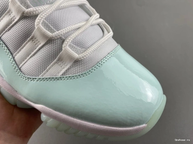  Jordan Low AH7860-103 11 Air “Igloo”  0512